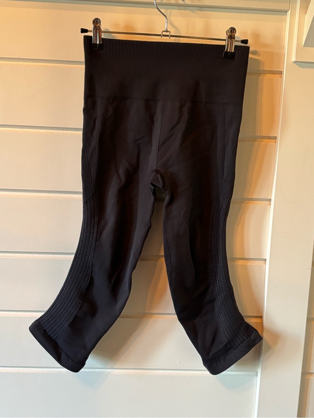 Lululemon Black Womens Seamless Active Capri Leggings